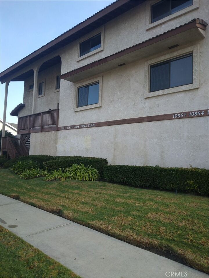 Property Photo:  10842 Walnut Street  CA 90720 