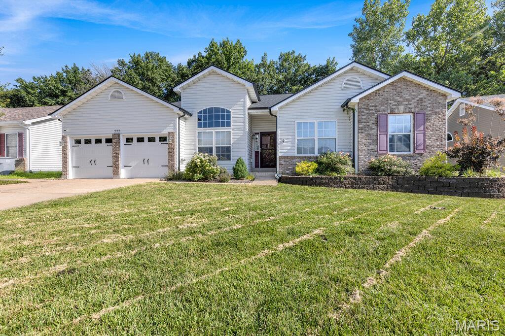 Property Photo:  777 Diamond Pointe Court  MO 63366 