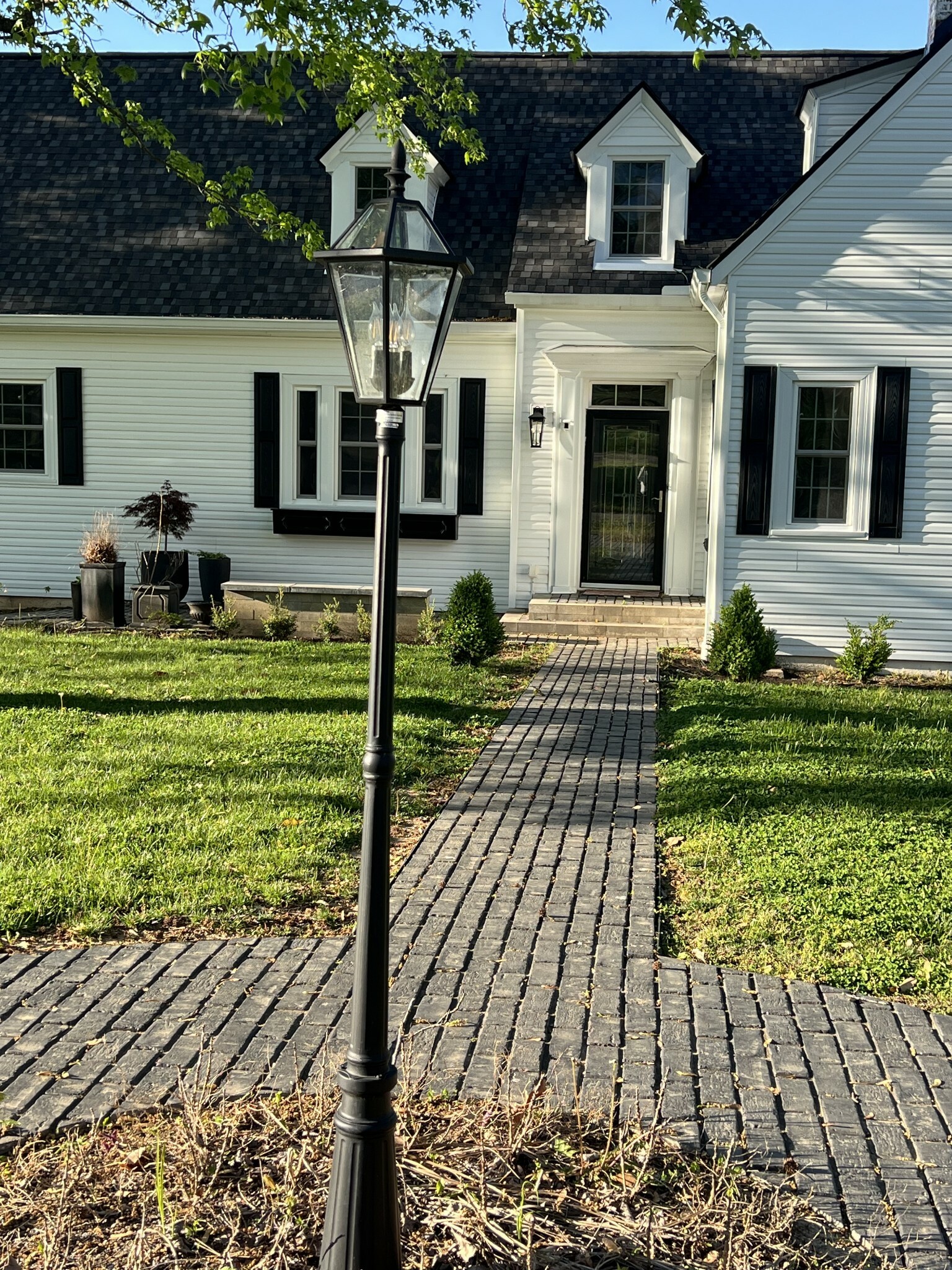 Property Photo: 178 E Glenwood Dr TN 37040