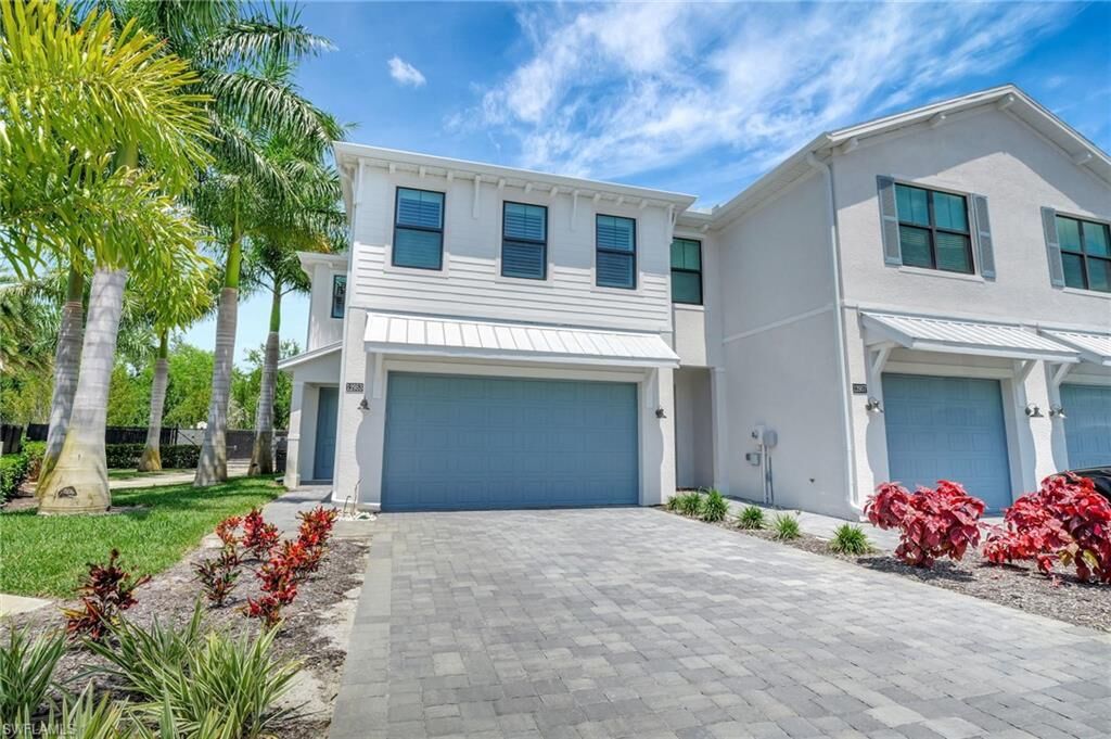 Property Photo:  12953 Pembroke Dr  FL 34105 