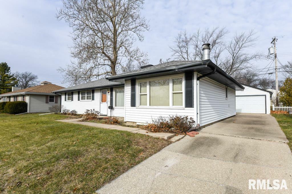 Property Photo:  2103 W Cimarron Drive  IL 61614 