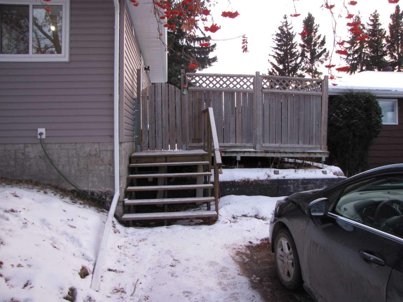 Property Photo:  5223 37 Street  AB T4G 1E4 