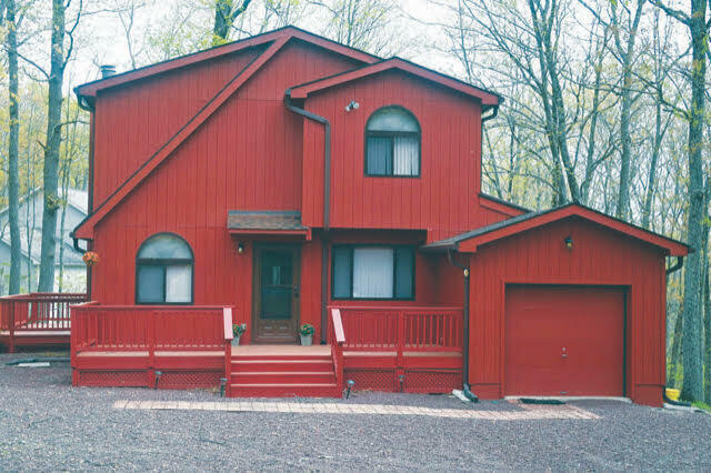 Property Photo: 101 Withywindle Way PA 18371
