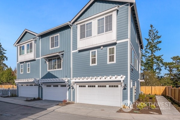 Property Photo:  15423  Admiralty Way E8  WA 98087 