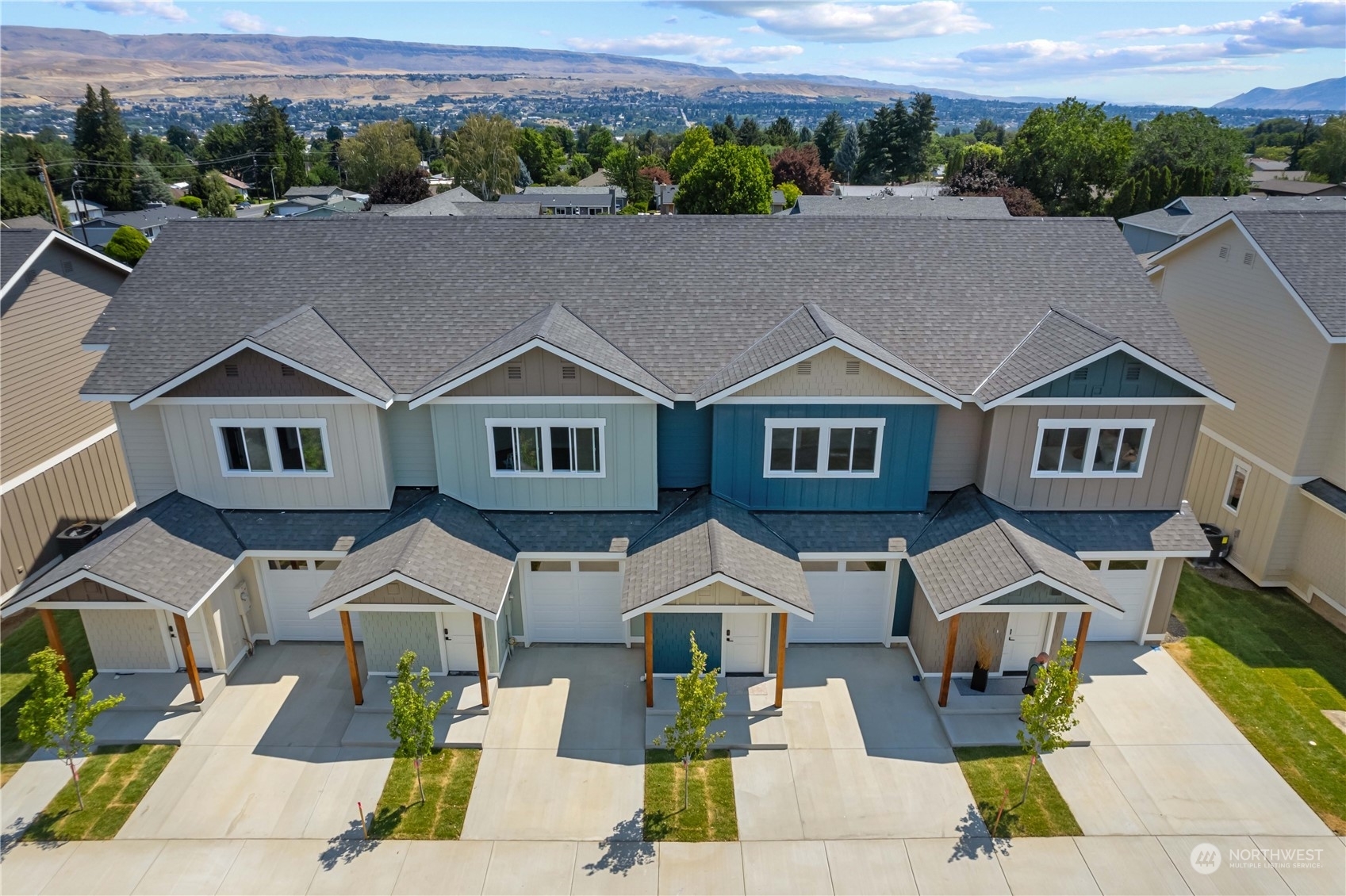 Property Photo: 1030 Finch Lane B2 WA 98801