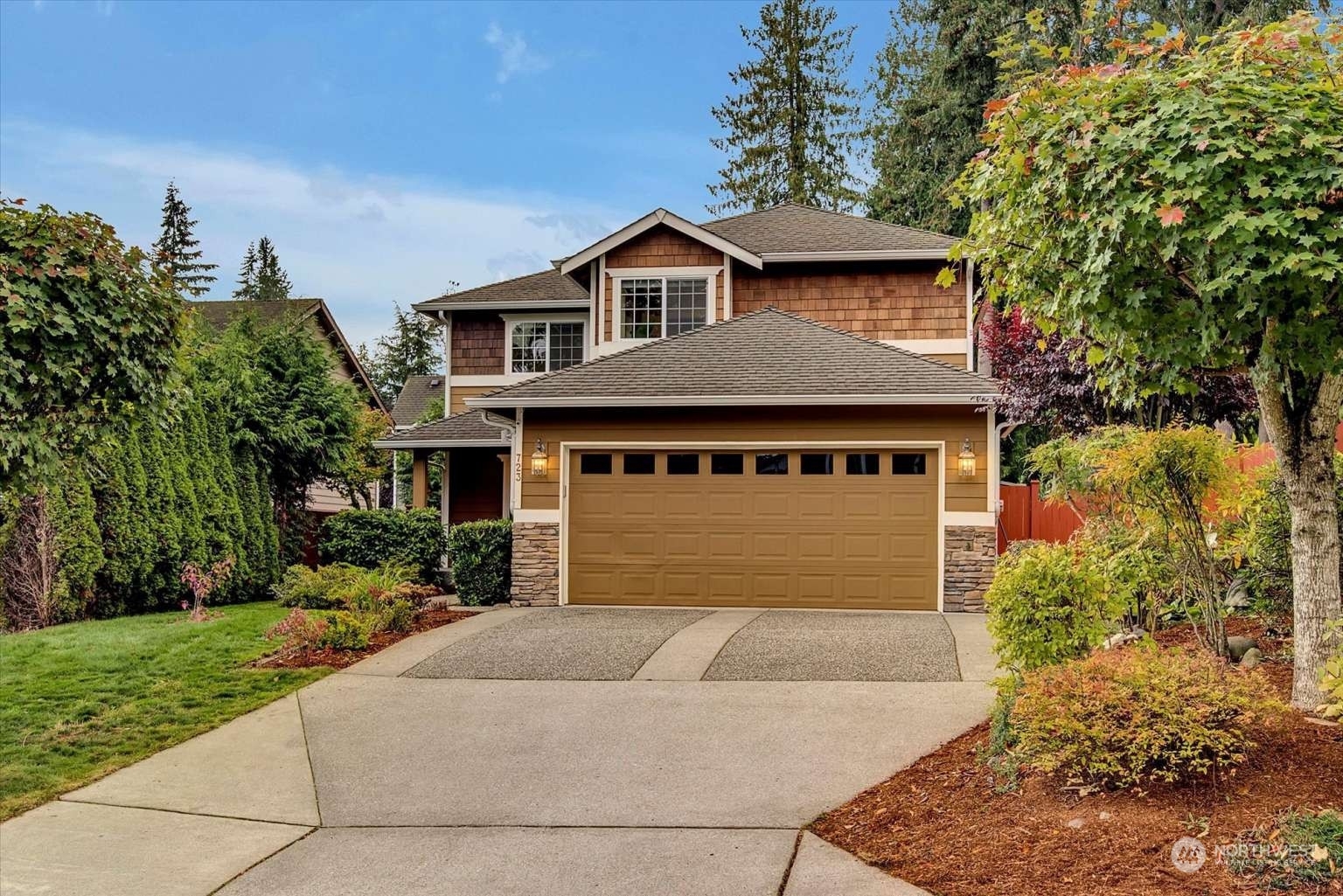 Property Photo:  723 N 198th Street  WA 98133 