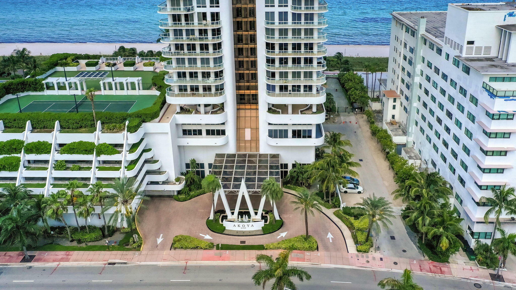 Property Photo:  6365 Collins Avenue 2809  FL 33141 