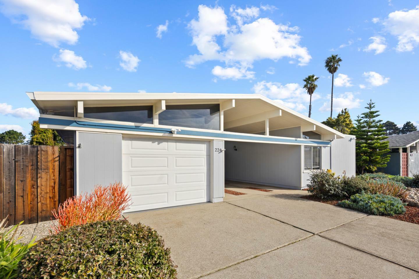 Property Photo:  224 Loon Court  CA 94404 