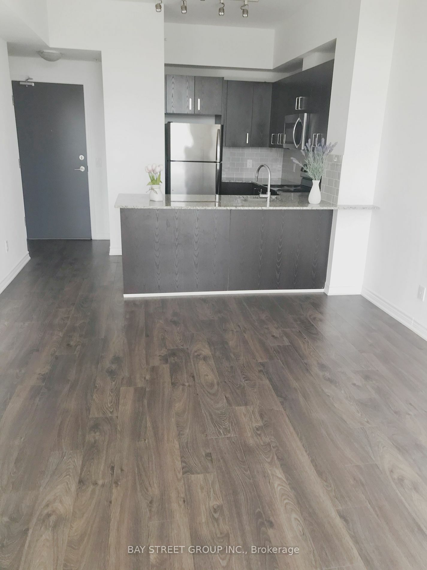 Property Photo:  11611 Yonge St 502  ON L4E 1G2 