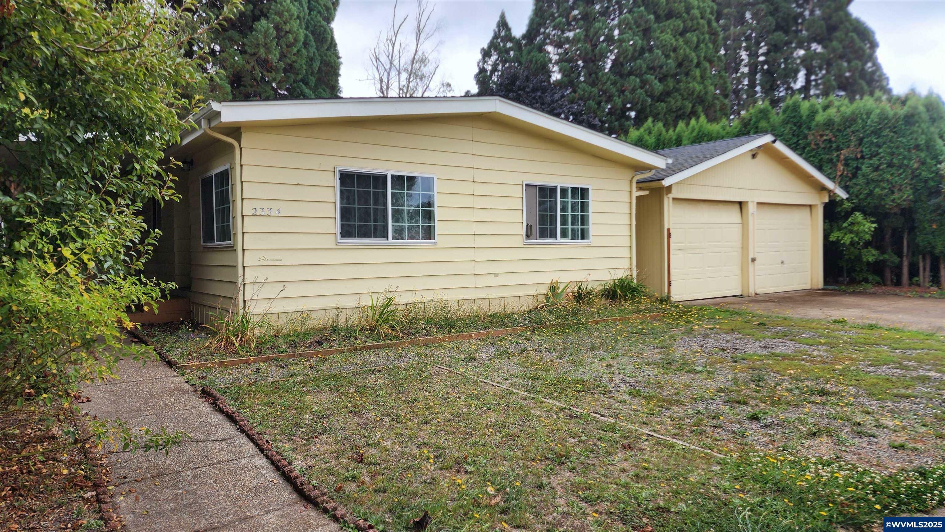 Property Photo: 2334 Greentree Ct NE OR 97305