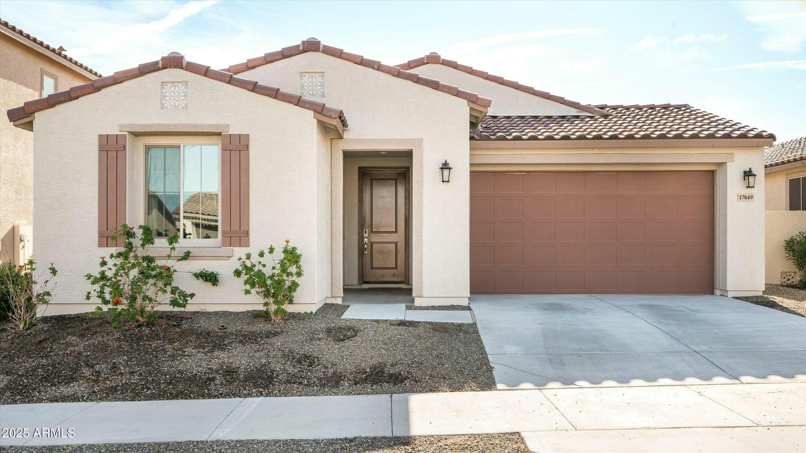 Property Photo:  17849 W Thistle Landing Drive  AZ 85338 