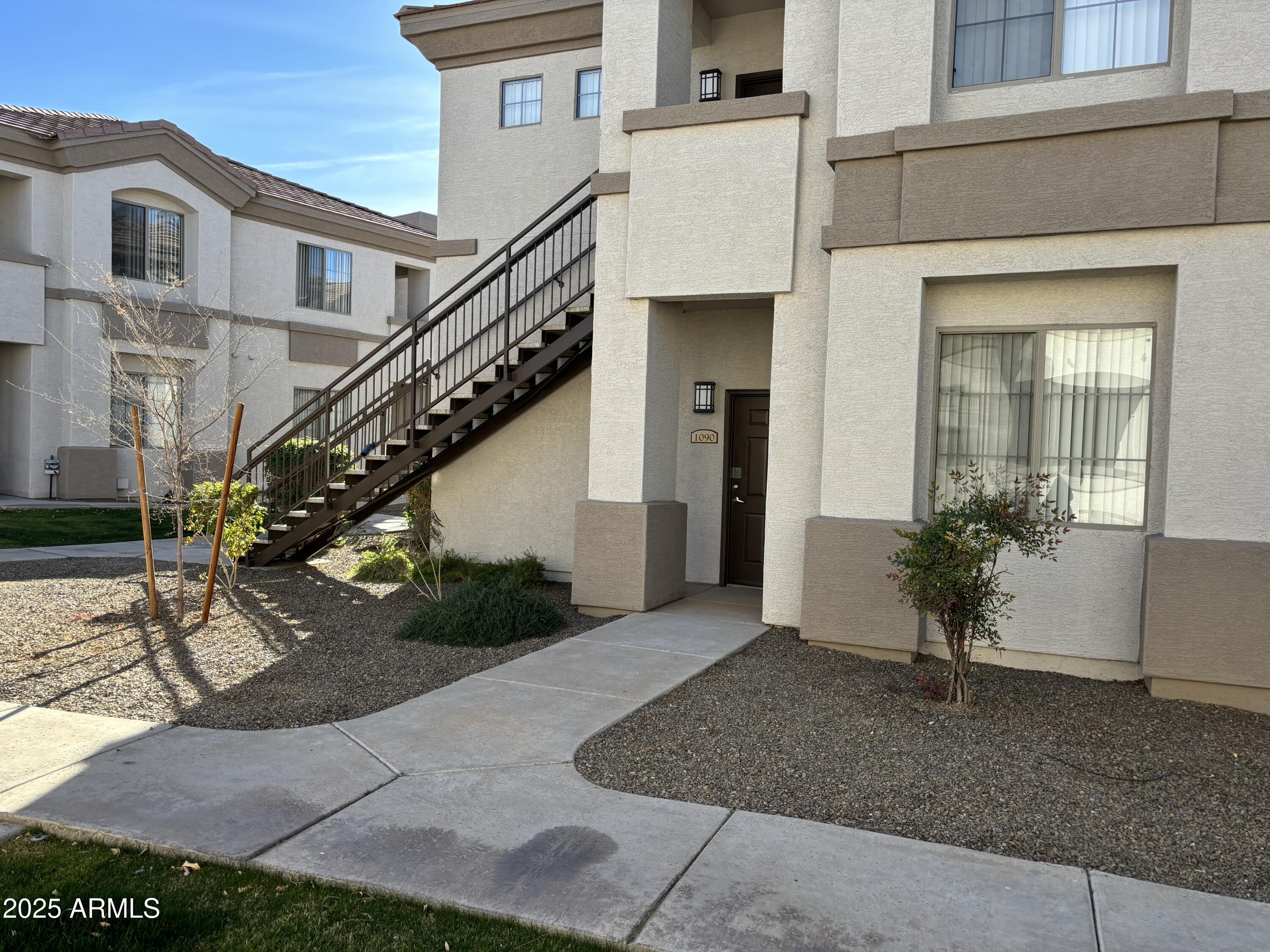Property Photo:  1941 S Pierpont Drive 1090  AZ 85206 
