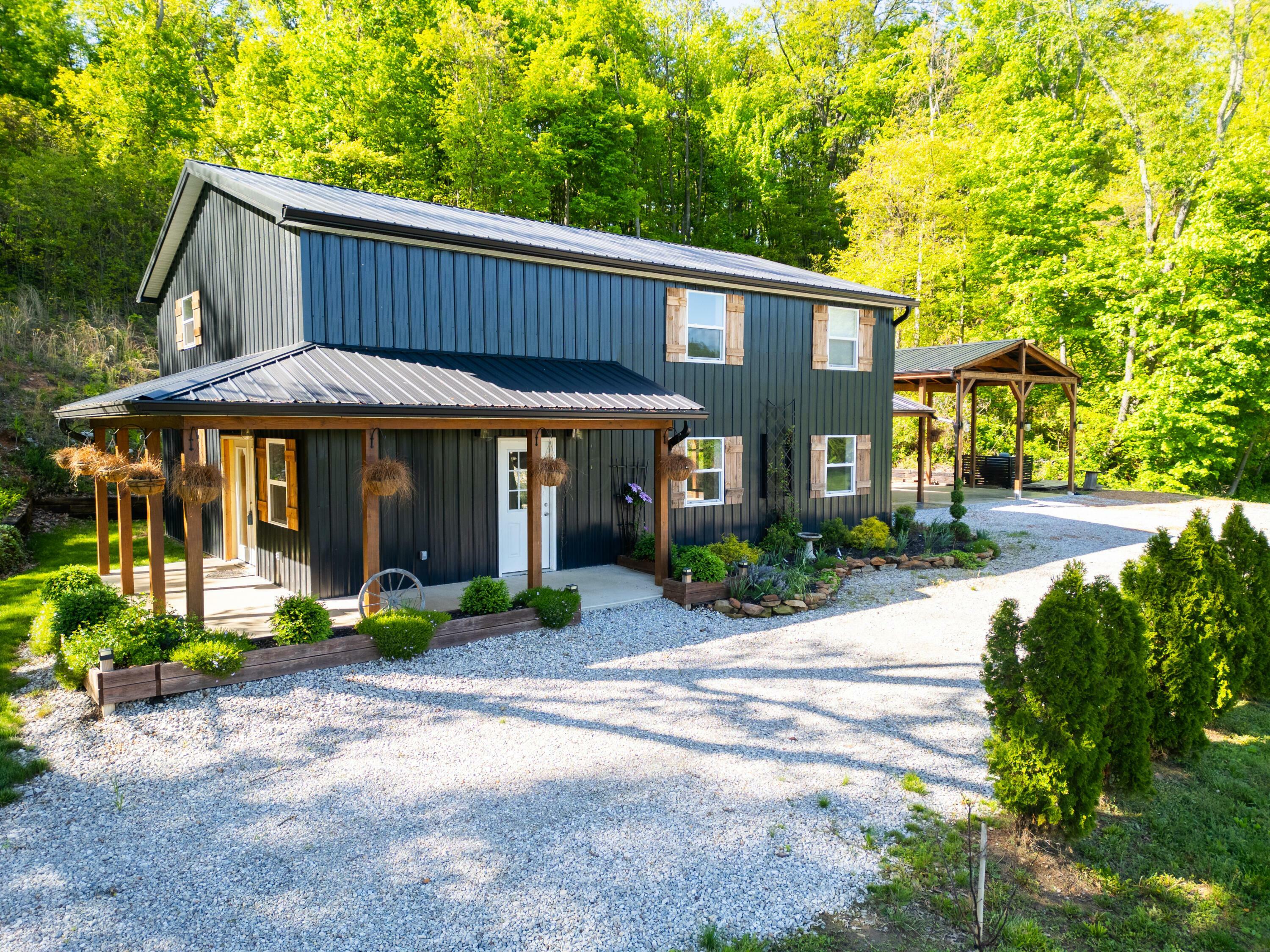 Property Photo: 4590 Hopewell Church SW Road OH 43130
