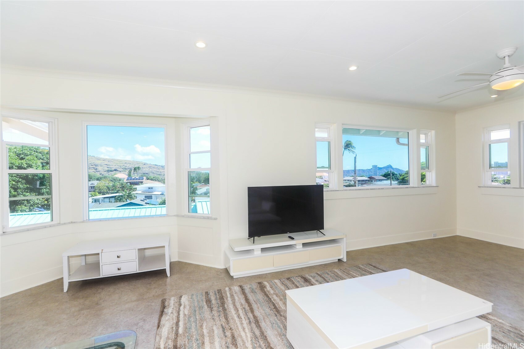 Property Photo: 2142 Damon Street HI 96822