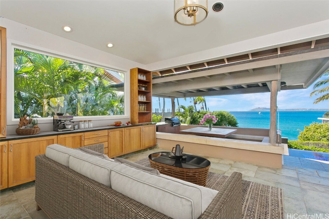 Property Photo: 18 Poipu Place HI 96825