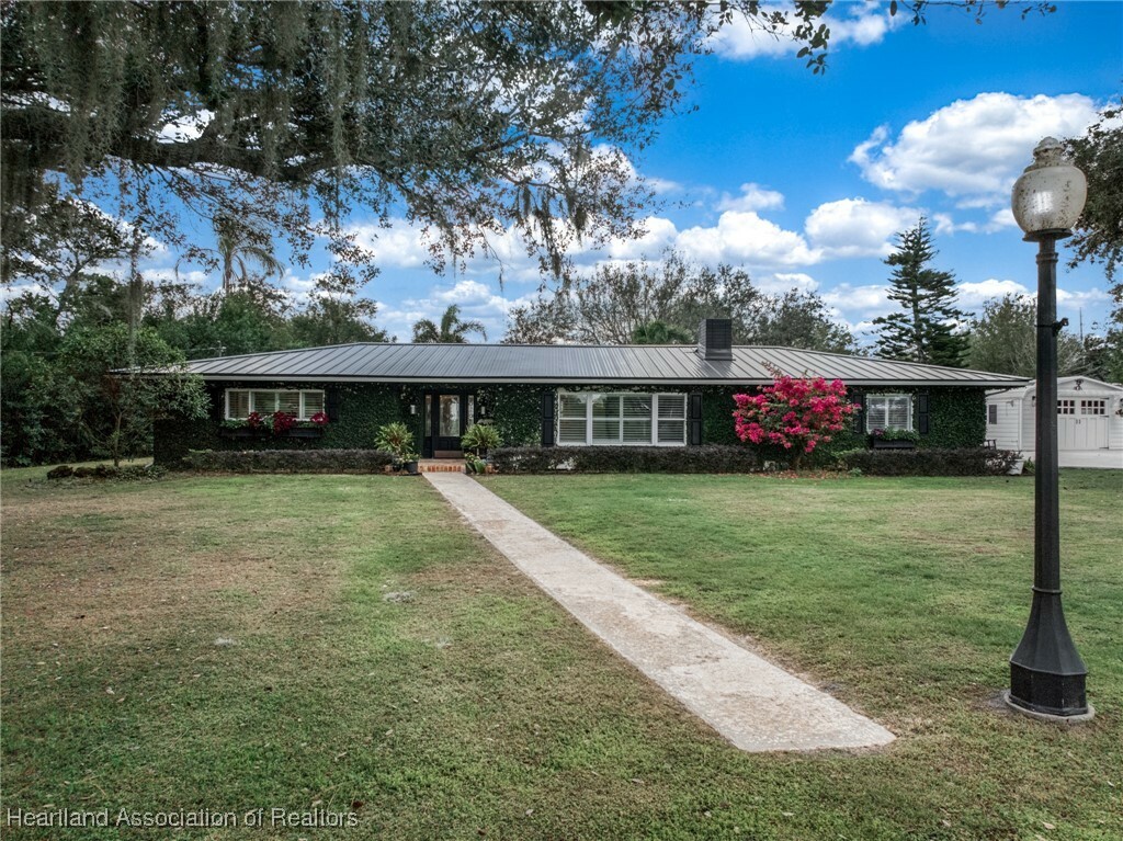 Property Photo:  1381 Talbott Circle  FL 33825 