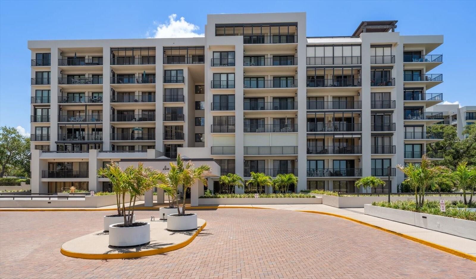 Property Photo:  6 Belleview Boulevard 105  FL 33756 