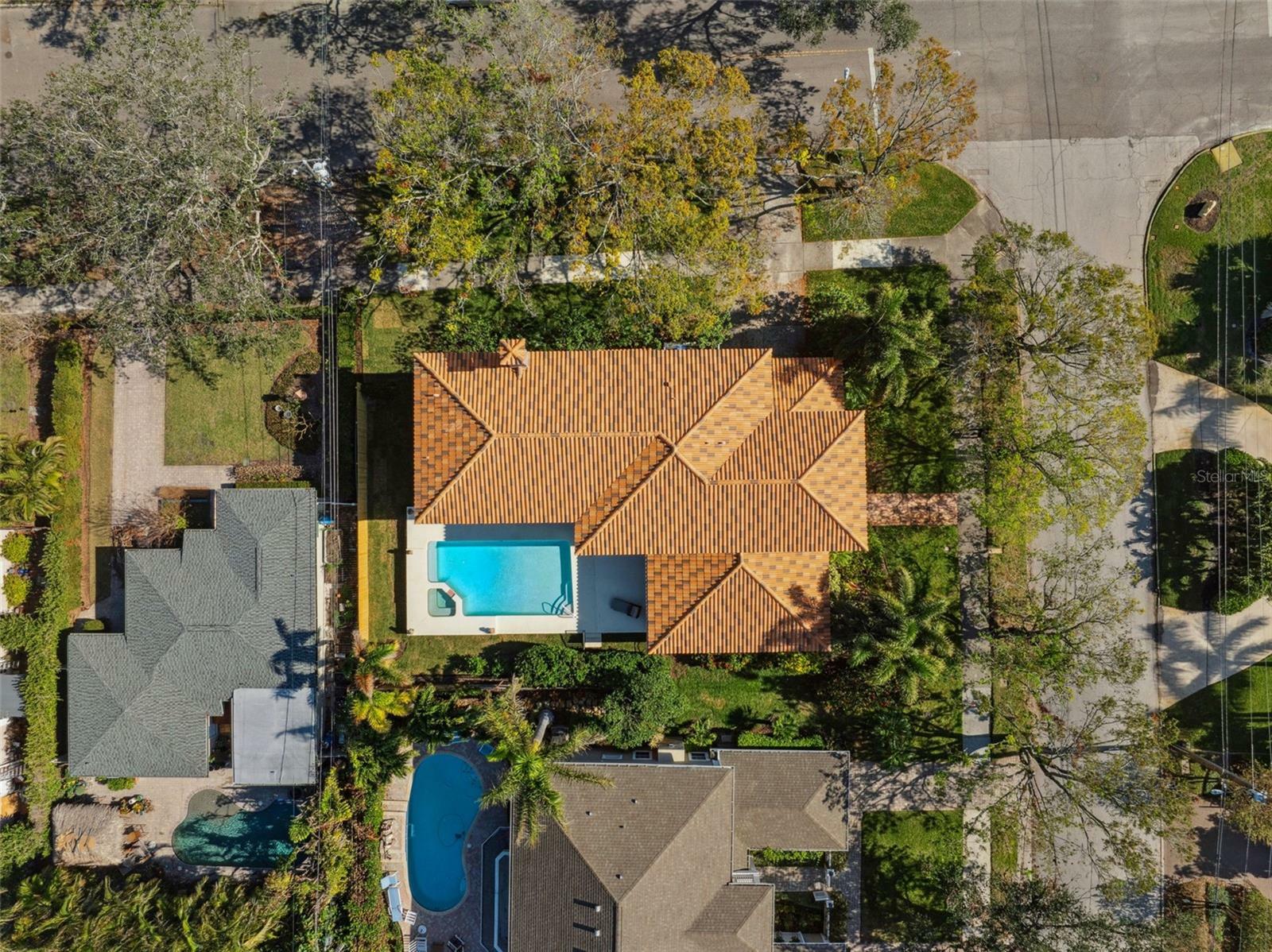 Property Photo: 1388 Brightwaters Boulevard NE FL 33704