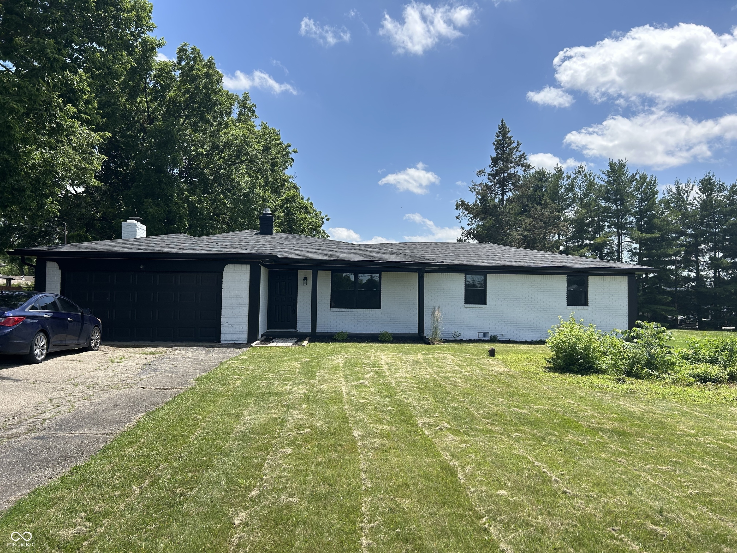 Property Photo: 6805 E County Road 100 S IN 46123