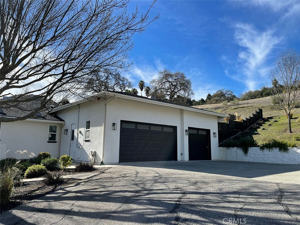 Property Photo:  8560 Corriente Road  CA 93422 