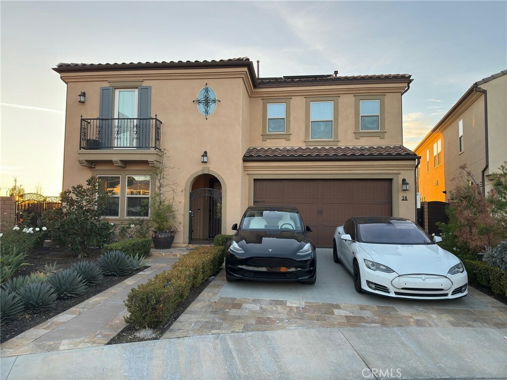 Property Photo:  14 Cielo Azul  CA 92692 