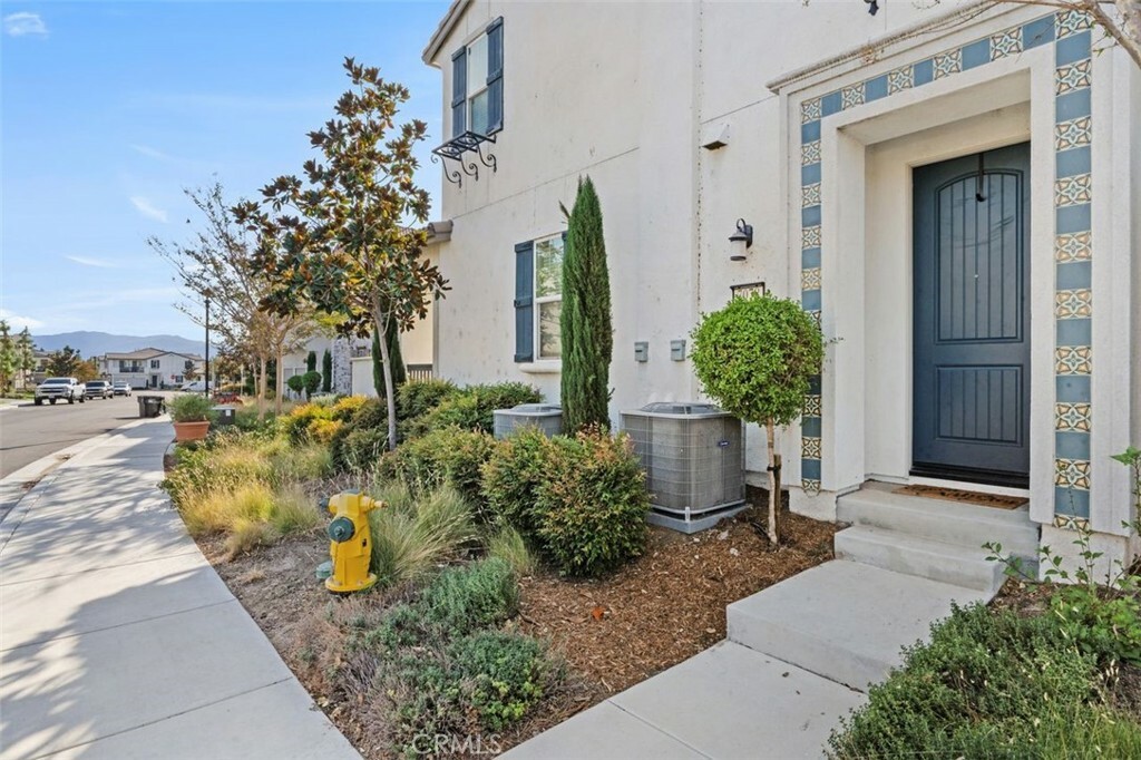 Property Photo:  7078 Vernazza Place  CA 92880 