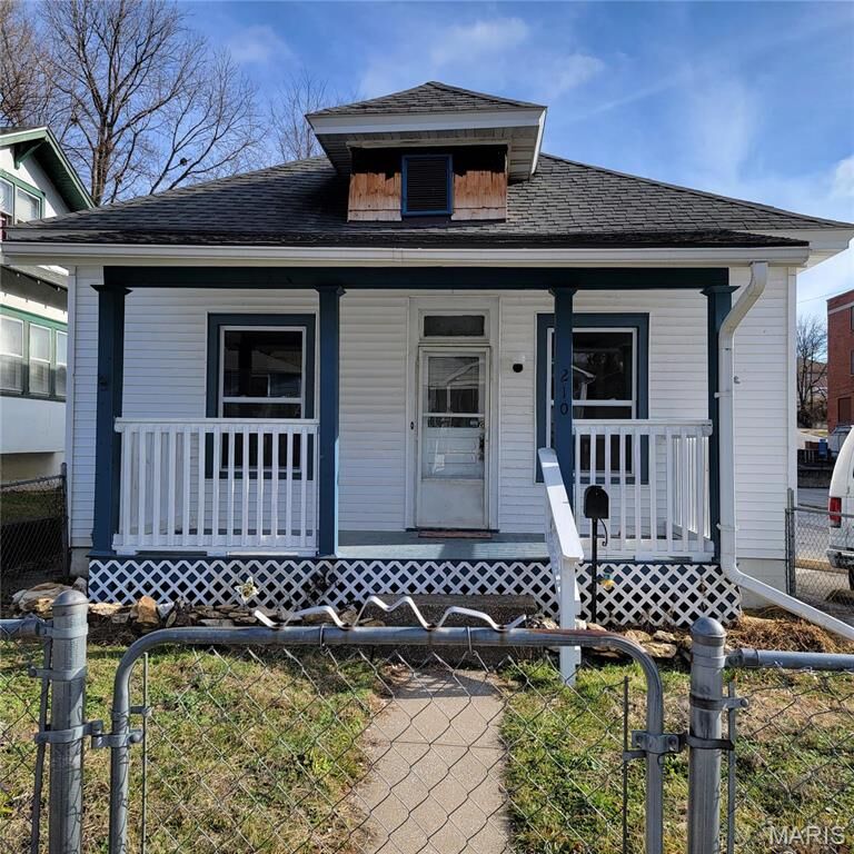 Property Photo: 210 Magnolia Avenue MO 63401