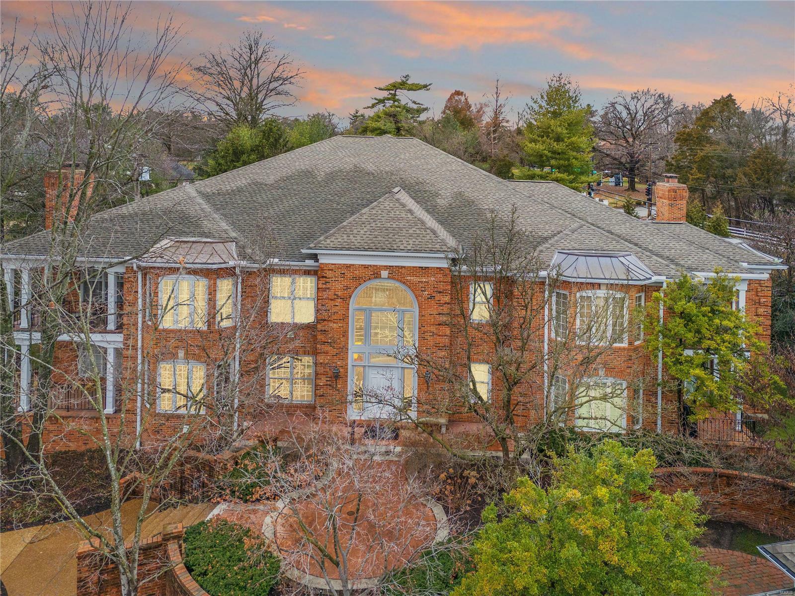 Property Photo: 9019 Sedgwick Place Drive MO 63124