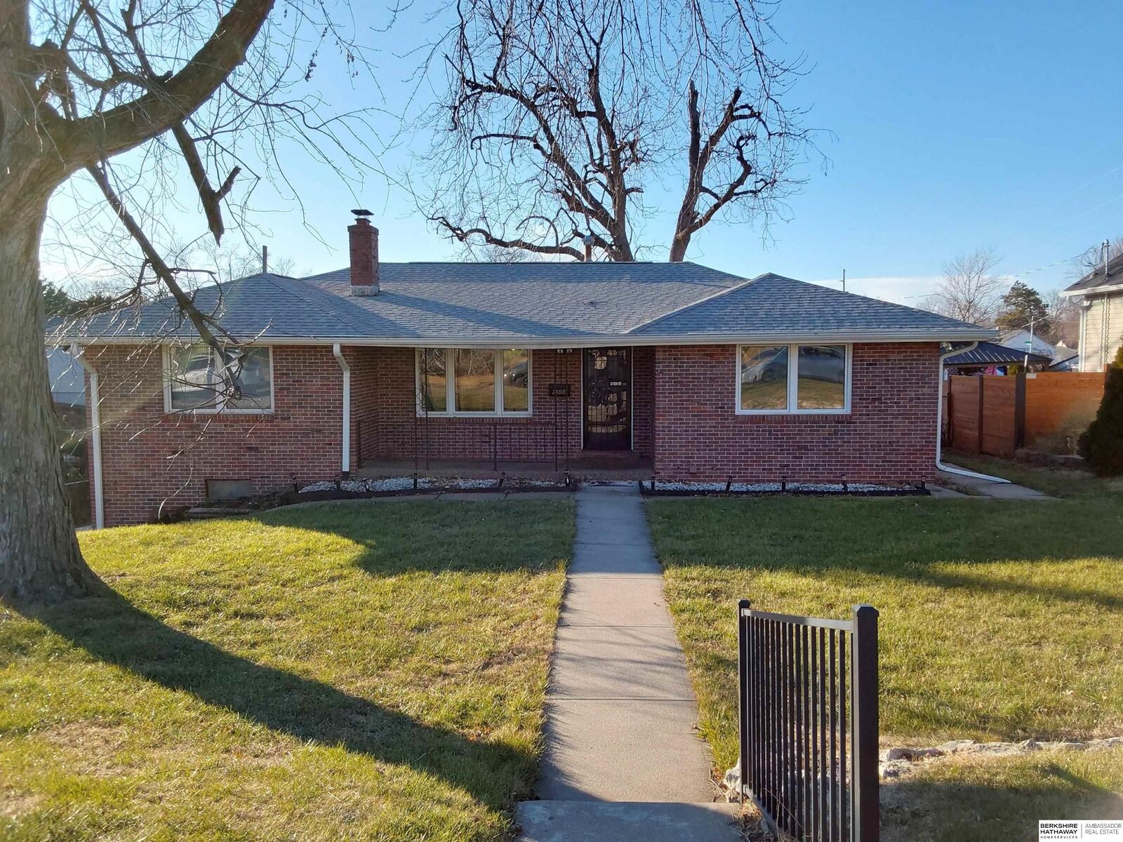 Property Photo: 6508 S 39 Street NE 68107