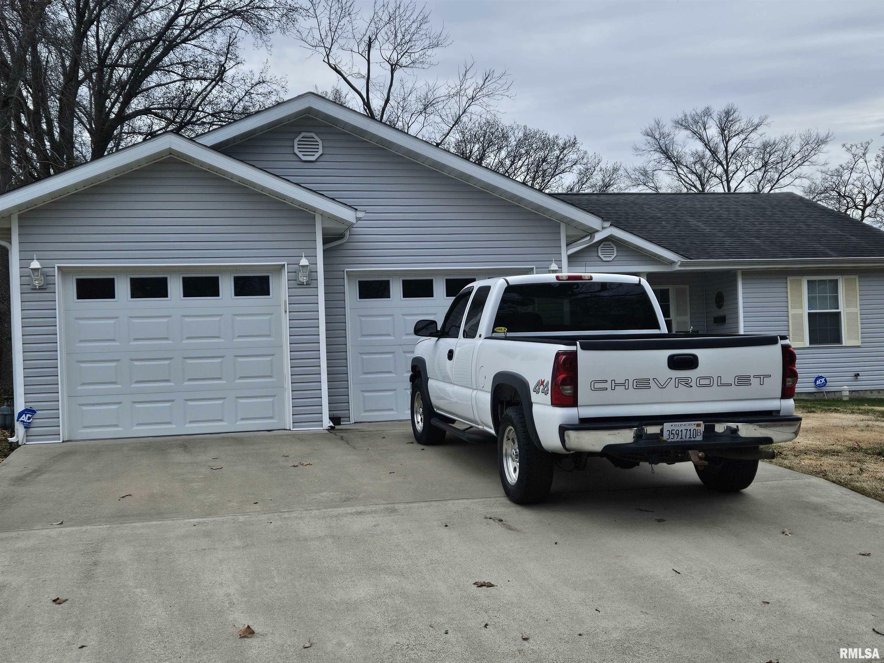 Property Photo:  314 W Webster Street  IL 62812 