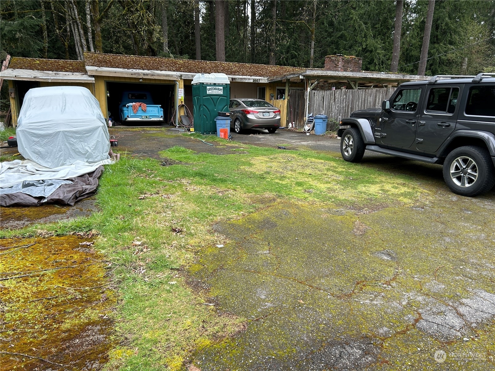 Property Photo:  2027  219th Lane SE  WA 98075 