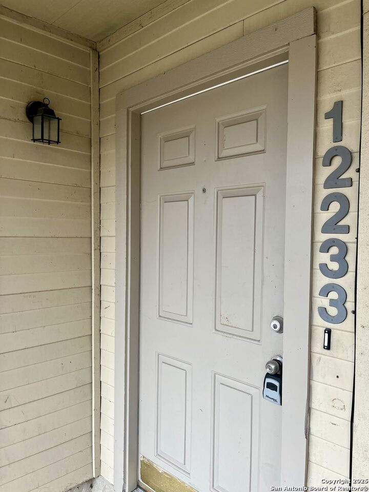 Property Photo:  12235 Ridge Crown  TX 78247 