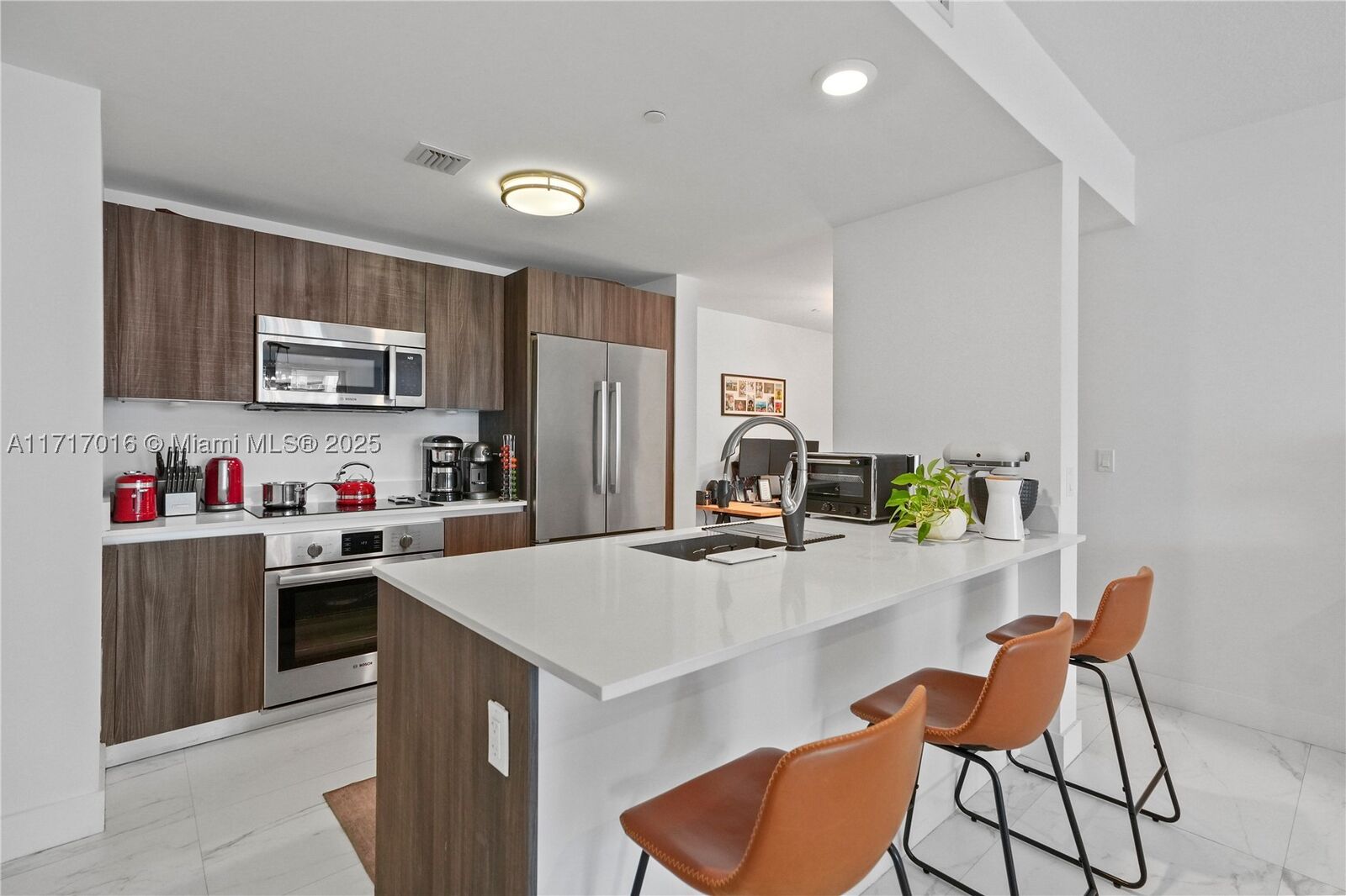 Property Photo:  488 NE 18th St 4009  FL 33132 
