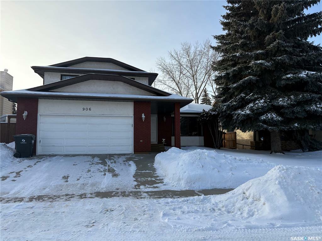 906 Nesslin Crescent  Saskatoon SK S7J 4V3 photo