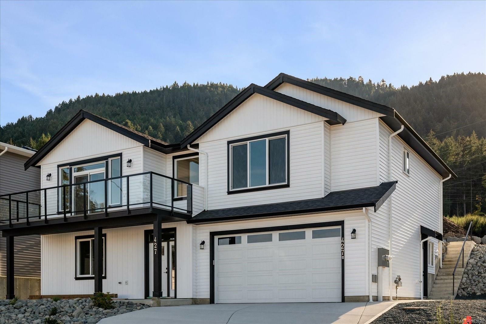 Property Photo:  427 Colonia Dr S  BC V9G 0B8 