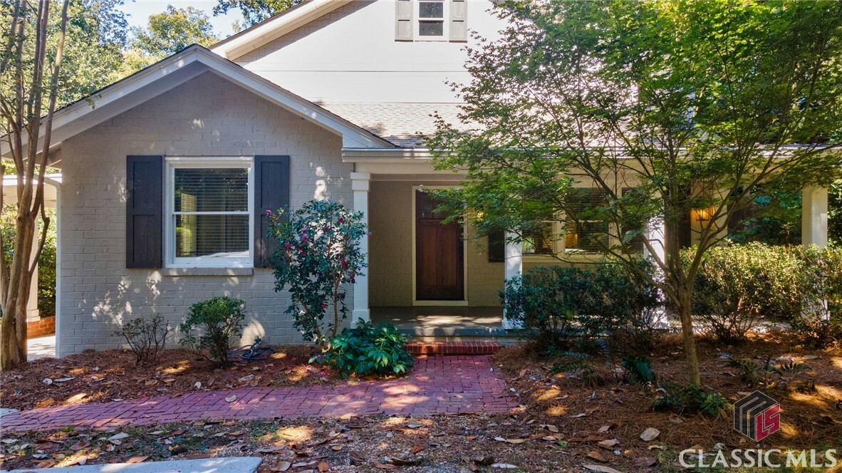 Property Photo:  584 Highland Avenue  GA 30606 