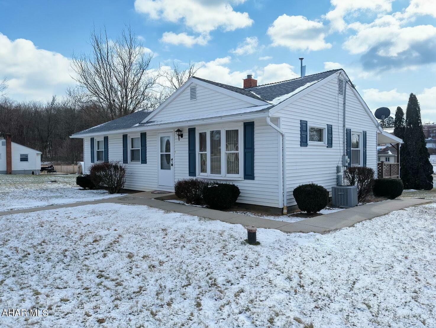 Property Photo:  122 Fairview Street  PA 15537 