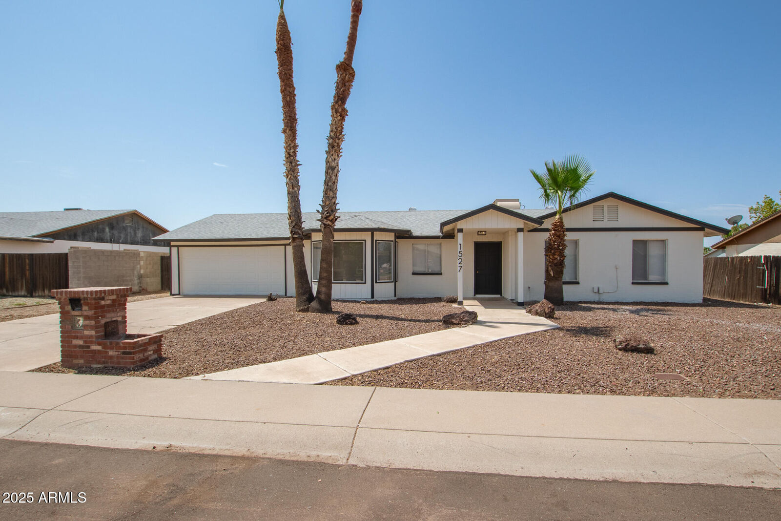 Property Photo:  1527 W Rosemonte Drive  AZ 85027 