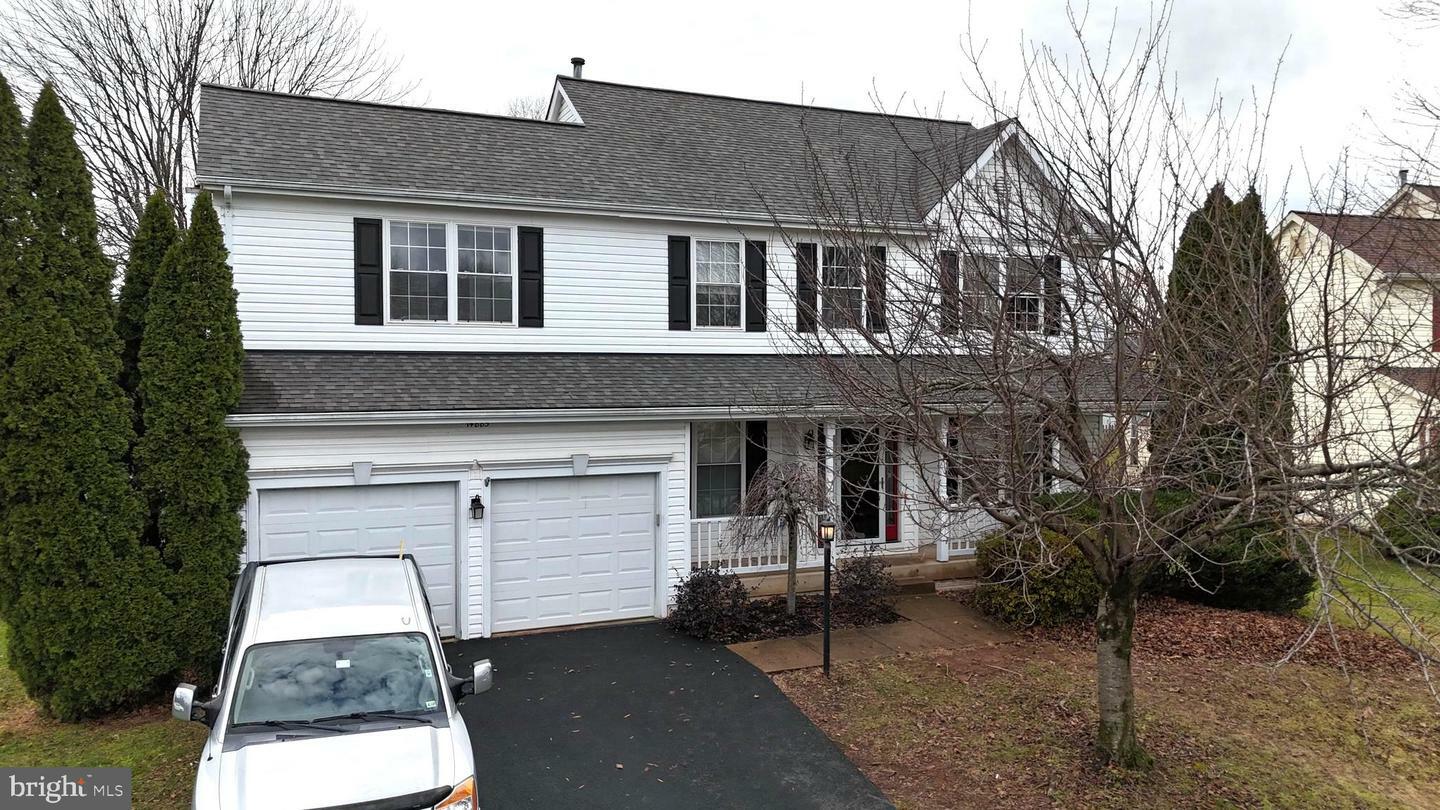 Property Photo:  14885 Greenhill Crossing Drive  VA 20169 