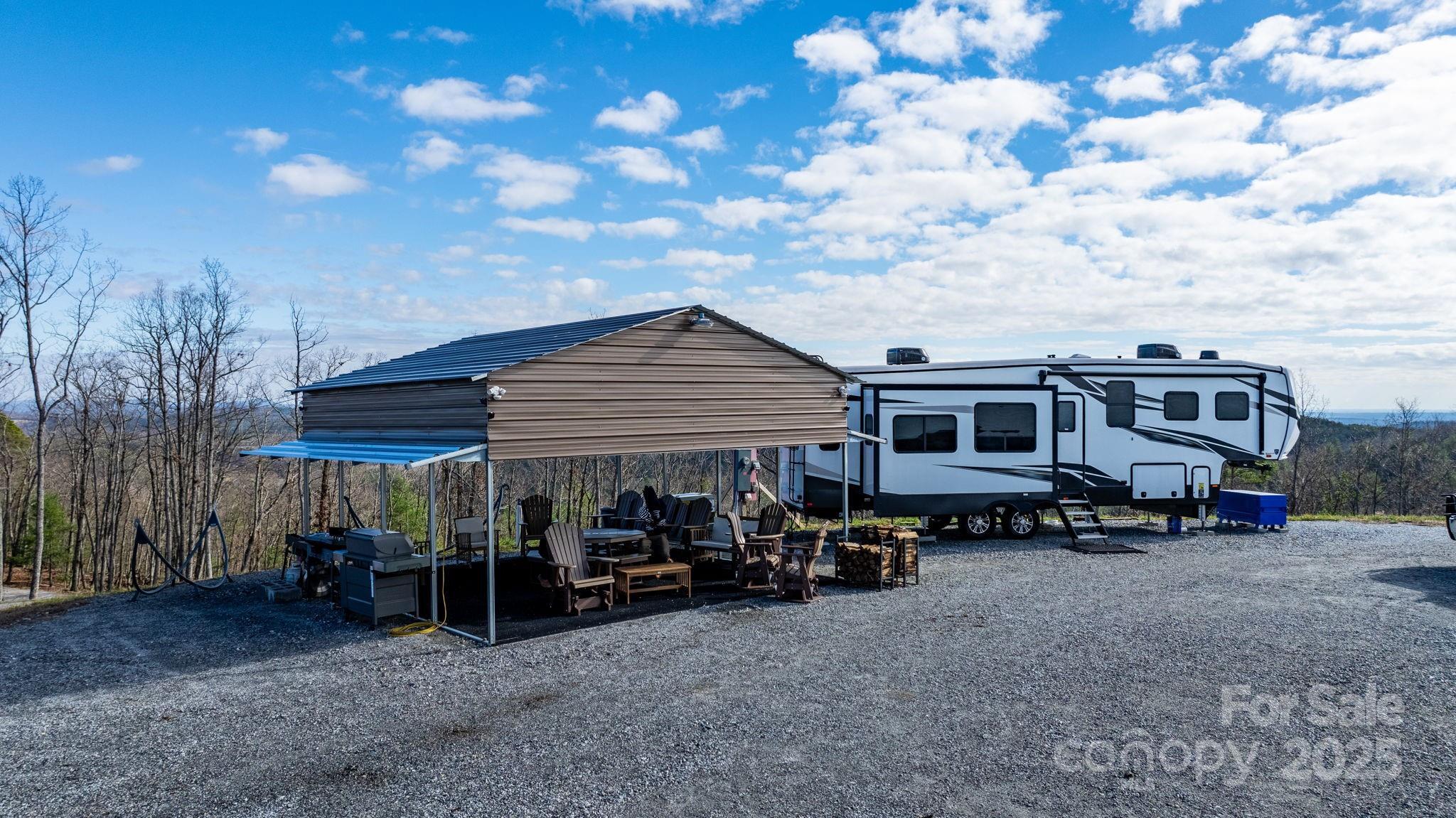 Property Photo: 2910 Taylorsville Road NC 28645