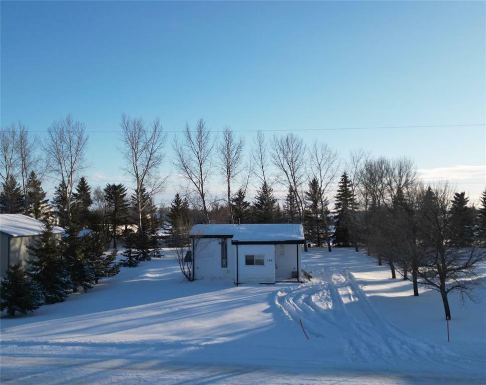 Property Photo:  300 Shewfelt Avenue  MB R0K 0L0 