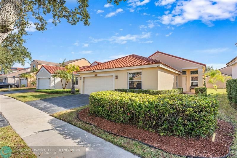 Property Photo:  817 Stanton Dr  FL 33326 