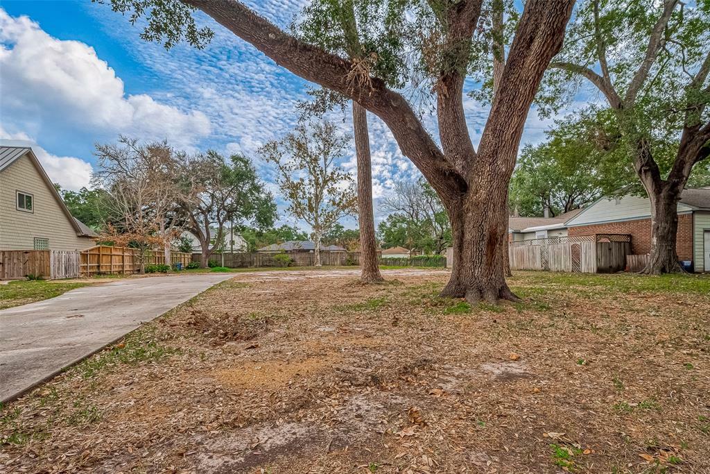 Property Photo:  8606 Westview Drive  TX 77055 