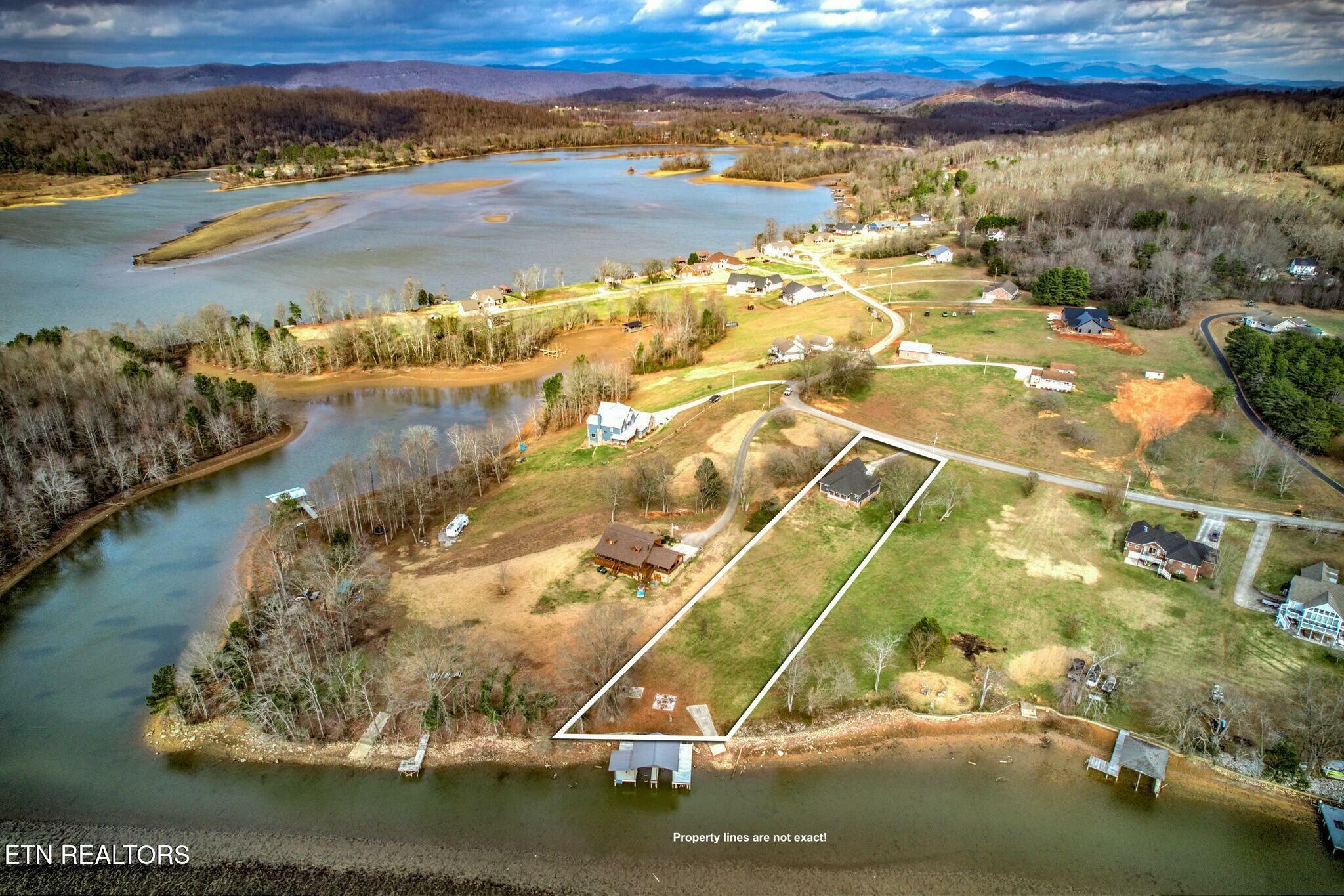 Property Photo:  564 Emory River Rd  TN 37748 