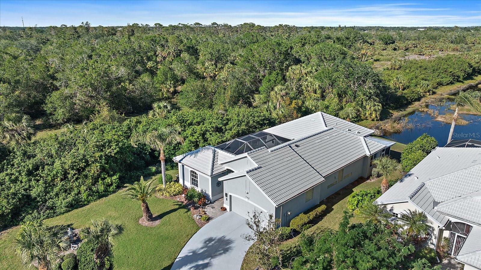 Property Photo:  752 Grassy Oaks Drive  FL 34293 