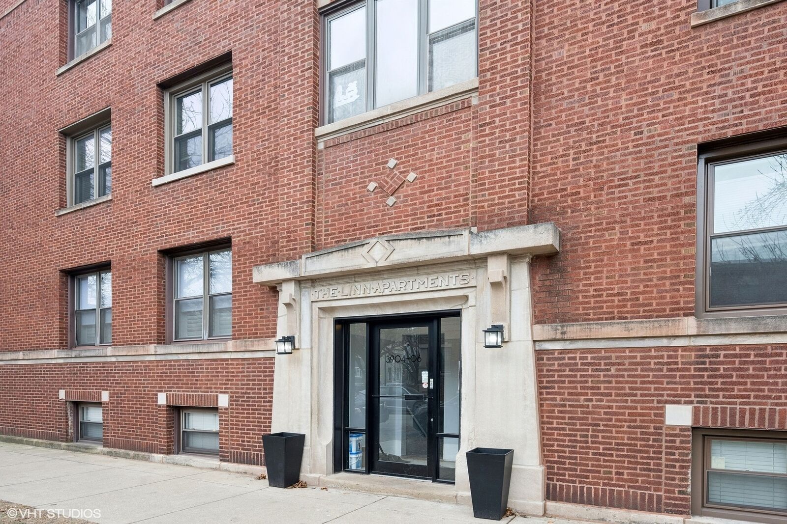 Property Photo:  3904 N Wolcott Avenue 3  IL 60613 