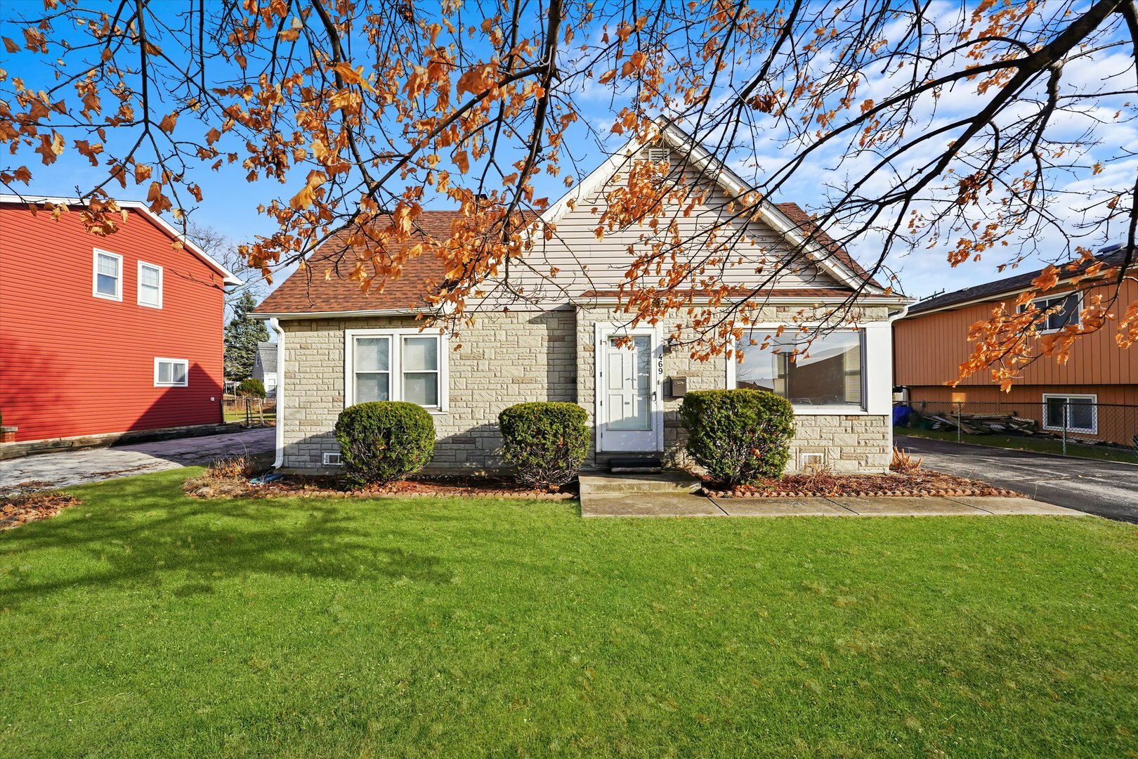 Property Photo: 469 N Wolf Road IL 60164
