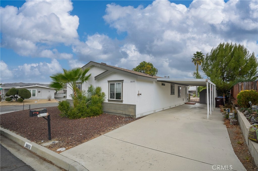 Property Photo:  38650 Via Azul  CA 92563 