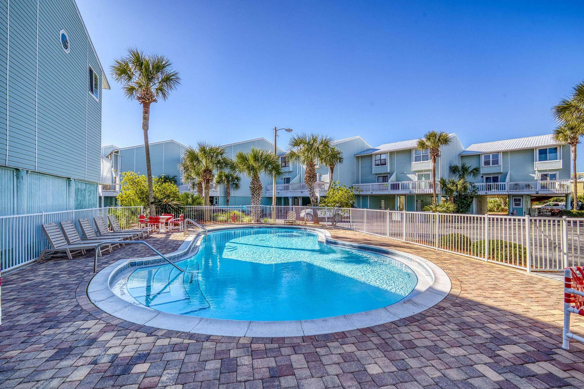 Property Photo:  8522 Gulf Boulevard Apt 36  FL 32566 