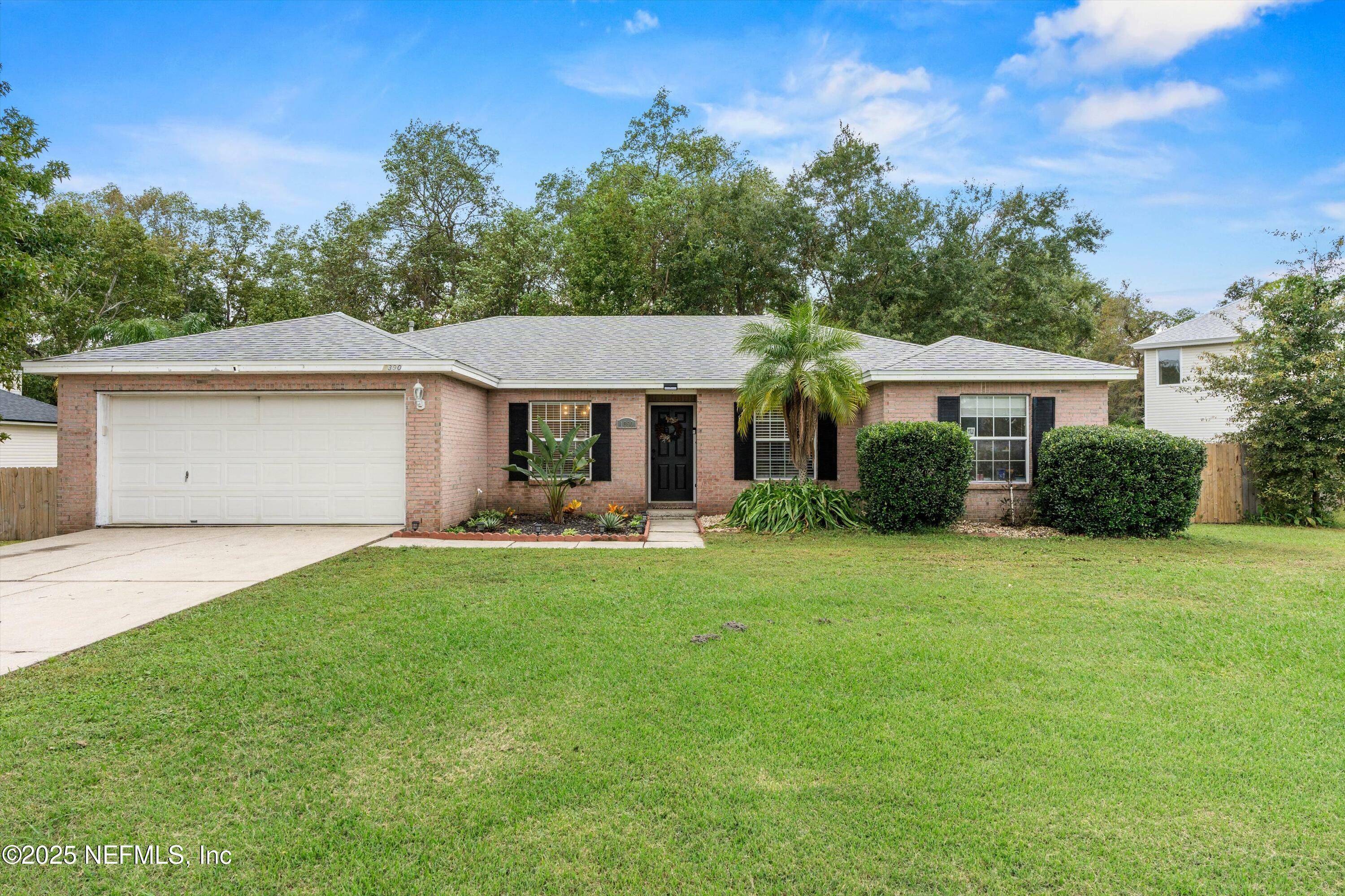 Property Photo:  1390 Lindsey Crossing Drive  FL 32218 